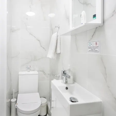 Gasthof Studio9 - Next To Emirates Stadium - Budget With Shared Bathroom