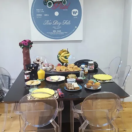 Family With Easy Commute To London! Alojamento de Acomodação e Pequeno-almoço