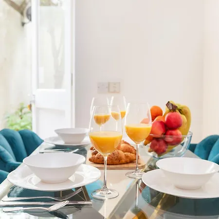 Apartment Old Street - 4br Townhouse With Patio - Cityapartmentstay