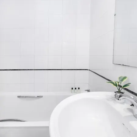 Old Street - 4br Townhouse With Patio - Cityapartmentstay * London
