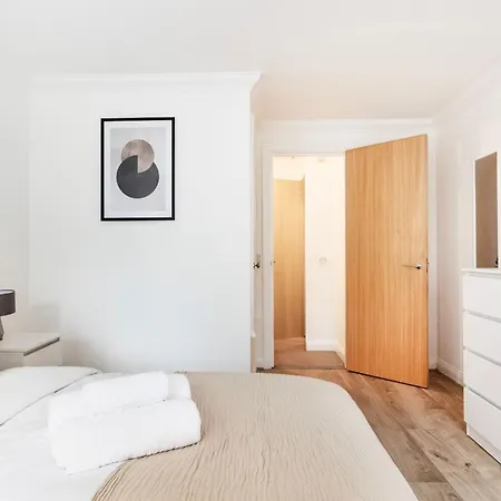 Old Street - 4br Townhouse With Patio - Cityapartmentstay Apartment