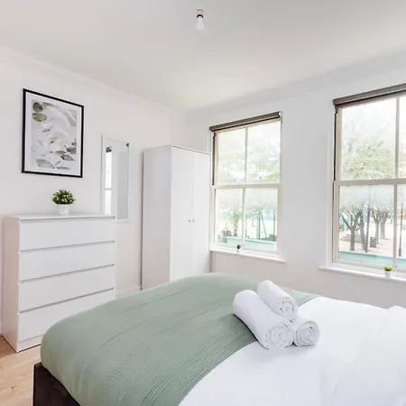 Apartment Old Street - 4br Townhouse With Patio - Cityapartmentstay