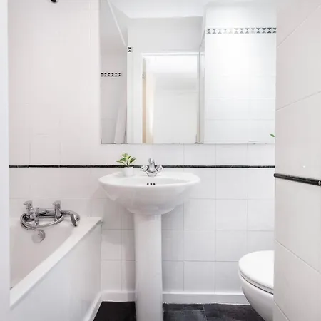 Old Street - 4br Townhouse With Patio - Cityapartmentstay Apartment *
