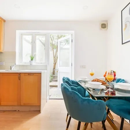 Apartment Old Street - 4br Townhouse With Patio - Cityapartmentstay *
