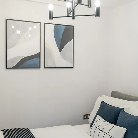 3 Bed New House ! Perfect Location- 5 Minutes From Tube Station Londres