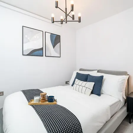 Apartamento 3 Bed New House ! Perfect Location- 5 Minutes From Tube Station