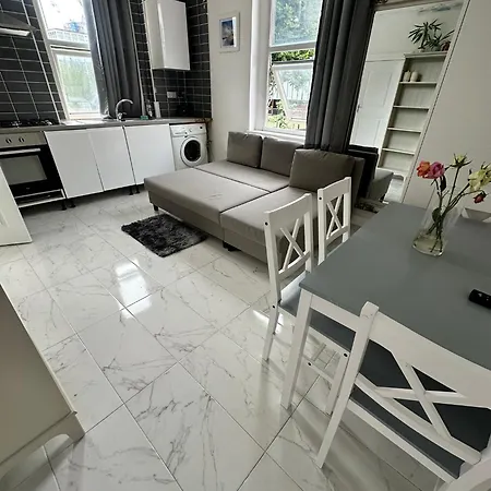First Floor One Bedroom Flat Bell Street