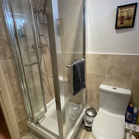 In Shared House In Kensington London