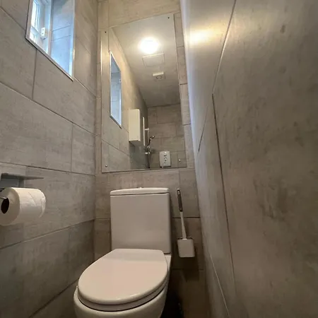 Cosy Self Contained Flat Apartment London