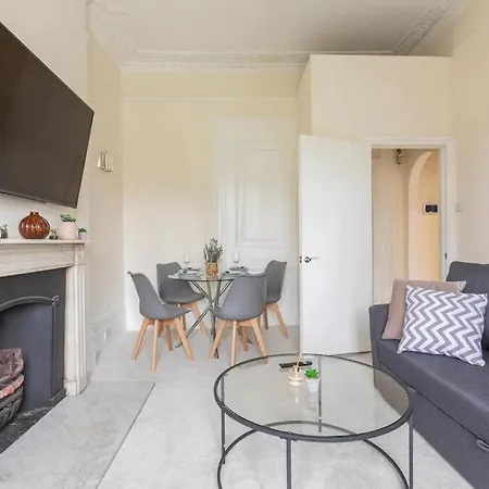 Regent's Square Charming Flat * Londra