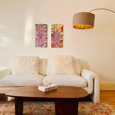 Stylish 2 Bedroom Notting Hill Superstar Apartment *