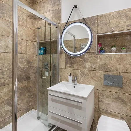 Regent's Square Charming Flat Londra