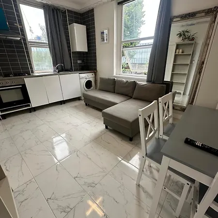 First Floor One Bedroom Flat Bell Street Londyn