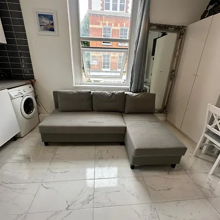 First Floor One Bedroom Flat Bell Street