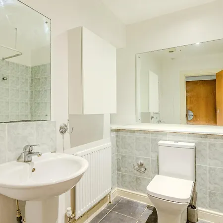 Peaceful 1br Near Canary Warf, 2min Thames River