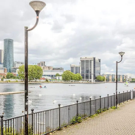 Peaceful 1br Near Canary Warf, 2min Thames River Apartment *
