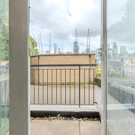 Peaceful 1br Near Canary Warf, 2min Thames River London