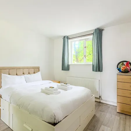 Peaceful 1br Near Canary Warf, 2min Thames River *