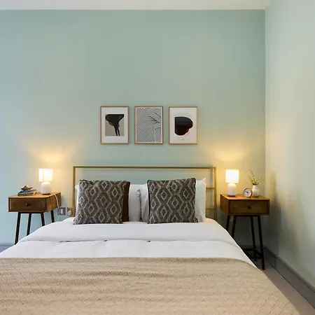 The Putney Hideaway - Modern And Elegant 3bdr Flat With Patio Appartamento Londra