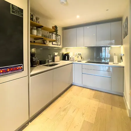 Apartment F9-fantastic 2 Bedroom Flat In Nw3!