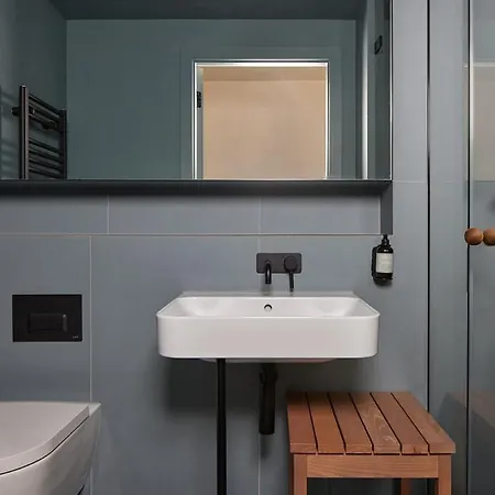 Hotel Buckle Street By Locke, Aldgate London