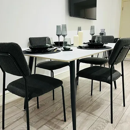 Apartman Modern Broadway -2 Mins To Tube & Well-equipped Ealing