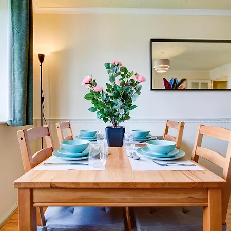 Apartment Dalton Plaza