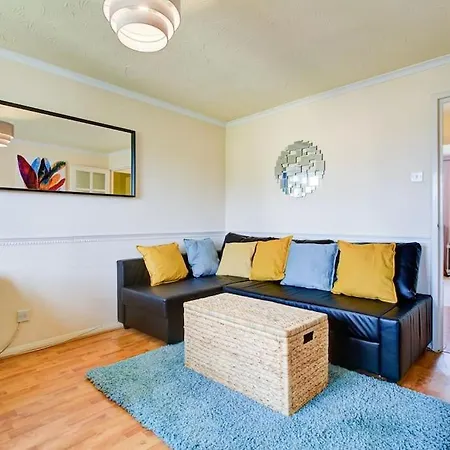 Dalton Plaza Apartment *