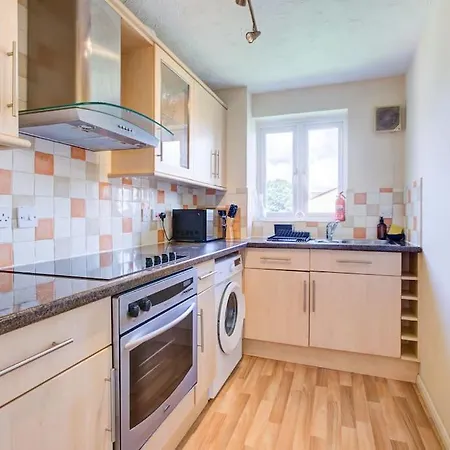 Dalton Plaza Apartment London