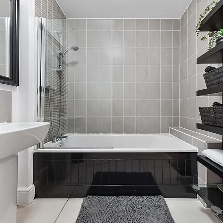 Apartment Modern 2 Bedroom In Uxbridge Free Parking