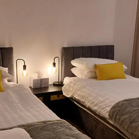 The Quarters - Pioneer Apartment London