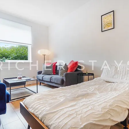 Apartment Stylish Canary Wharf Apt, Corporates And Tourists London