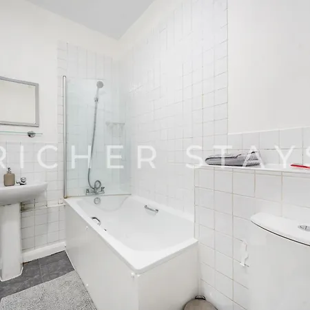 Stylish Canary Wharf Apt, Corporates And Tourists Apartment