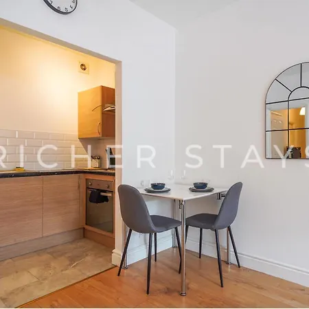 Stylish Canary Wharf Apt, Corporates And Tourists Apartment *