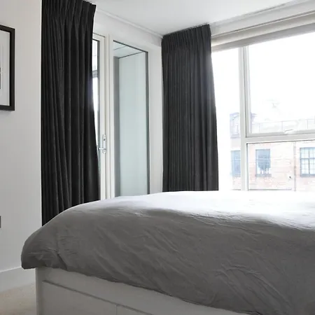 Modern 1bd Flat W Balcony Heart Of Brixton London