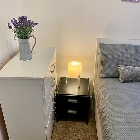 Cosy 3 Bed Apt, Old Truman Brewery! Brick Lane, London, E1 דירה