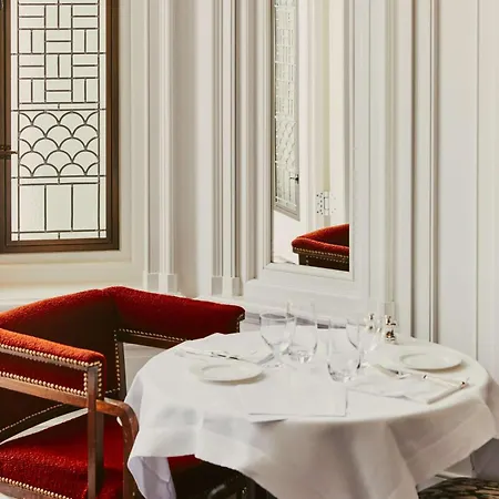 At Sloane Londra