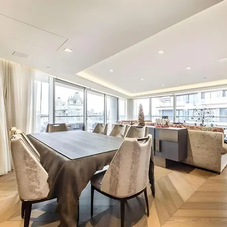 3 Million Pound Luxury Large Tower Bridge Direct Views Sleeps 6 Apartment *