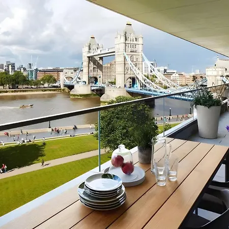 3 Million Pound Luxury Large Tower Bridge Direct Views Sleeps 6 Apartment London