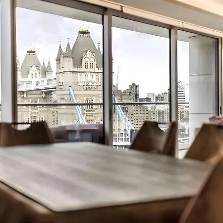 3 Million Pound Luxury Large Tower Bridge Direct Views Sleeps 6 * London