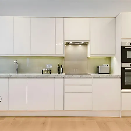 3 Million Pound Luxury Large Tower Bridge Direct Views Sleeps 6 *