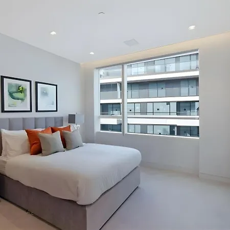 3 Million Pound Luxury Large Tower Bridge Direct Views Sleeps 6 *