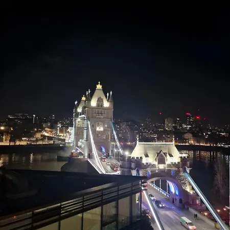 Apartment 3 Million Pound Luxury Large Tower Bridge Direct Views Sleeps 6 London