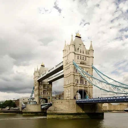 Apartment 3 Million Pound Luxury Large Tower Bridge Direct Views Sleeps 6 London