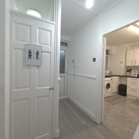 Homestay Buxton Court