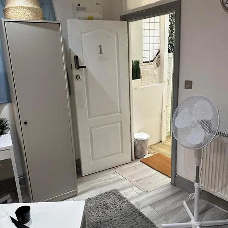 Guest&rest Acton London