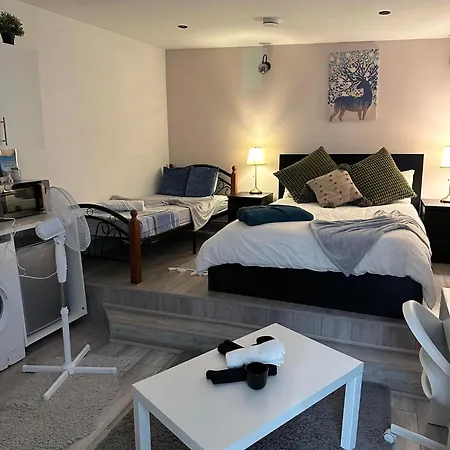 Guest&rest Acton London