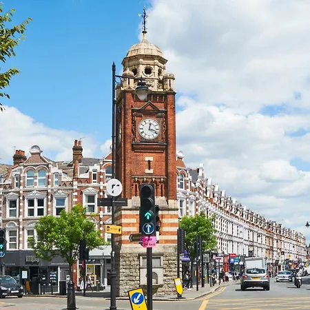 Crouch End - Spacious Flat Close To