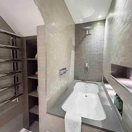 Elegant And Spacious In Prime