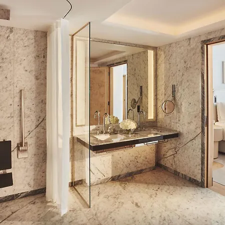 Szálloda Claridge's, Maybourne Collection 5*